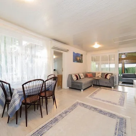 Magnificent Villa With Private Pool And Terrace Close To The Airport In Muratpasa Villa Antalya