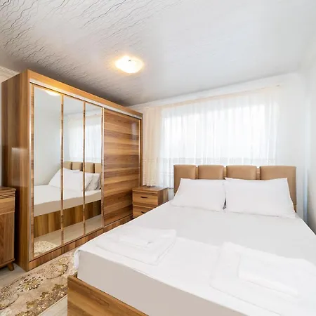 Villa Magnificent Villa With Private Pool And Terrace Close To The Airport In Muratpasa