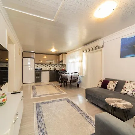 Villa Magnificent Villa With Private Pool And Terrace Close To The Airport In Muratpasa *