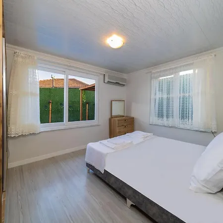 Magnificent Villa With Private Pool And Terrace Close To The Airport In Muratpasa * Antalya